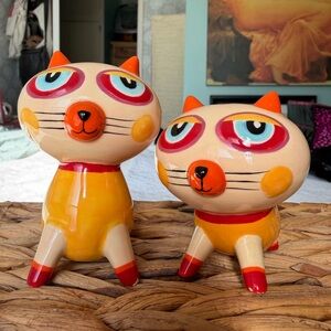 Vintage ceramic cat salt and pepper shaker set